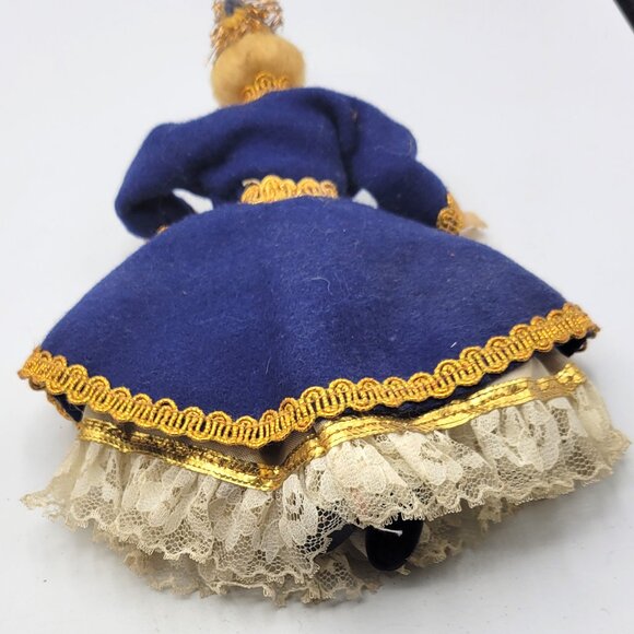 2 Old Vintage Ethnic Styled Lady   Porcelain Dolls in International Costume - Picture 7 of 14